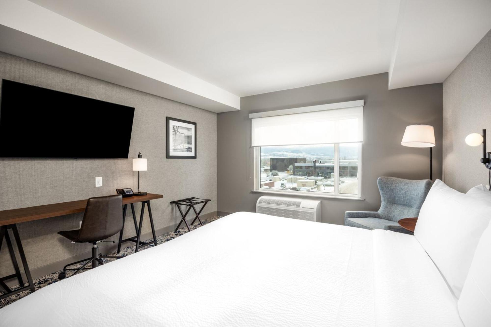Four Points By Sheraton Kelowna Airport Экстерьер фото