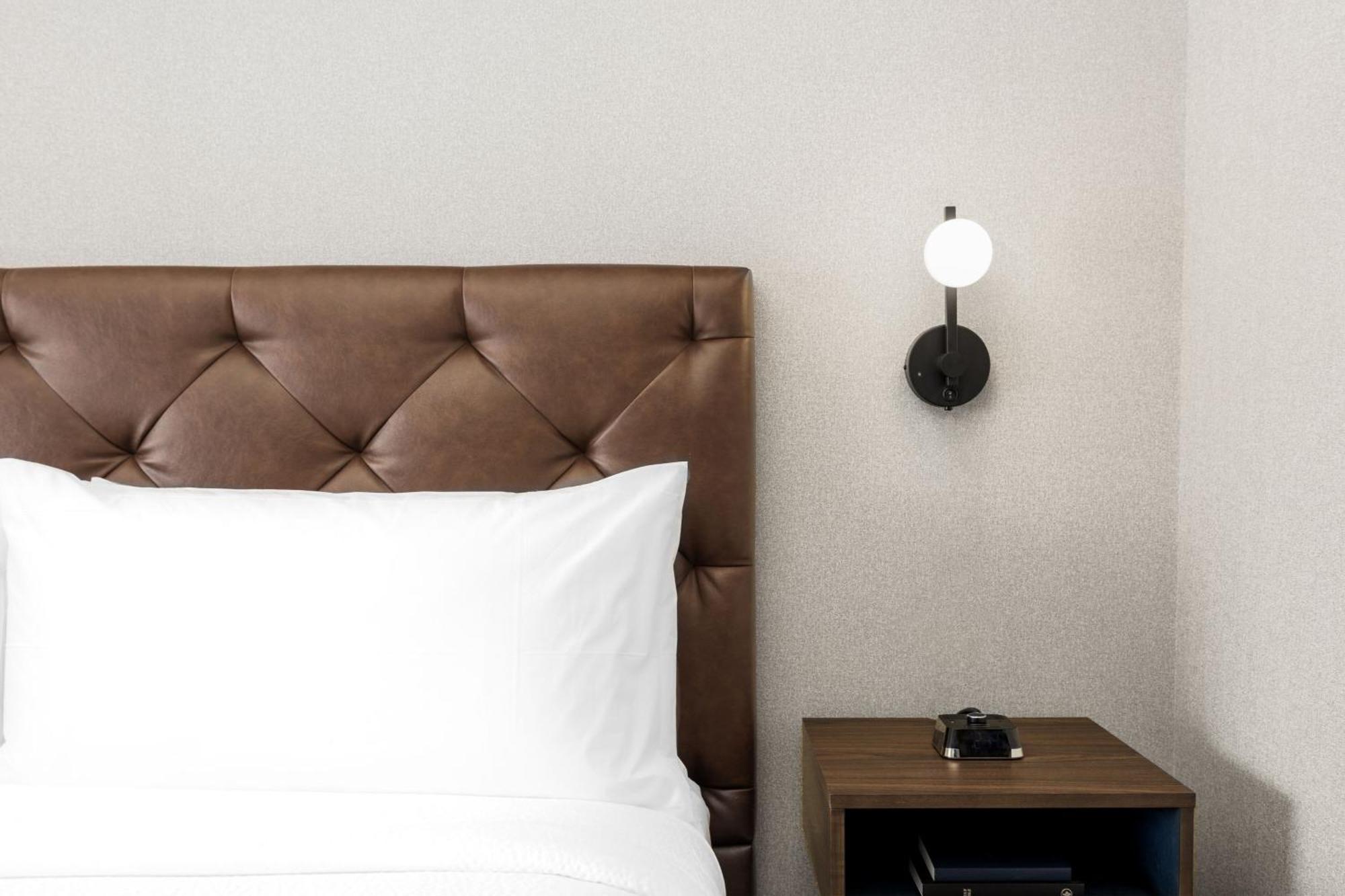 Four Points By Sheraton Kelowna Airport Экстерьер фото